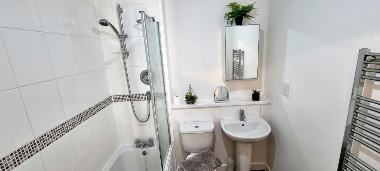 360 Serviced Accommodations - Colchester Marine Quay - 1 Double Bedroom Apartment Buitenkant foto