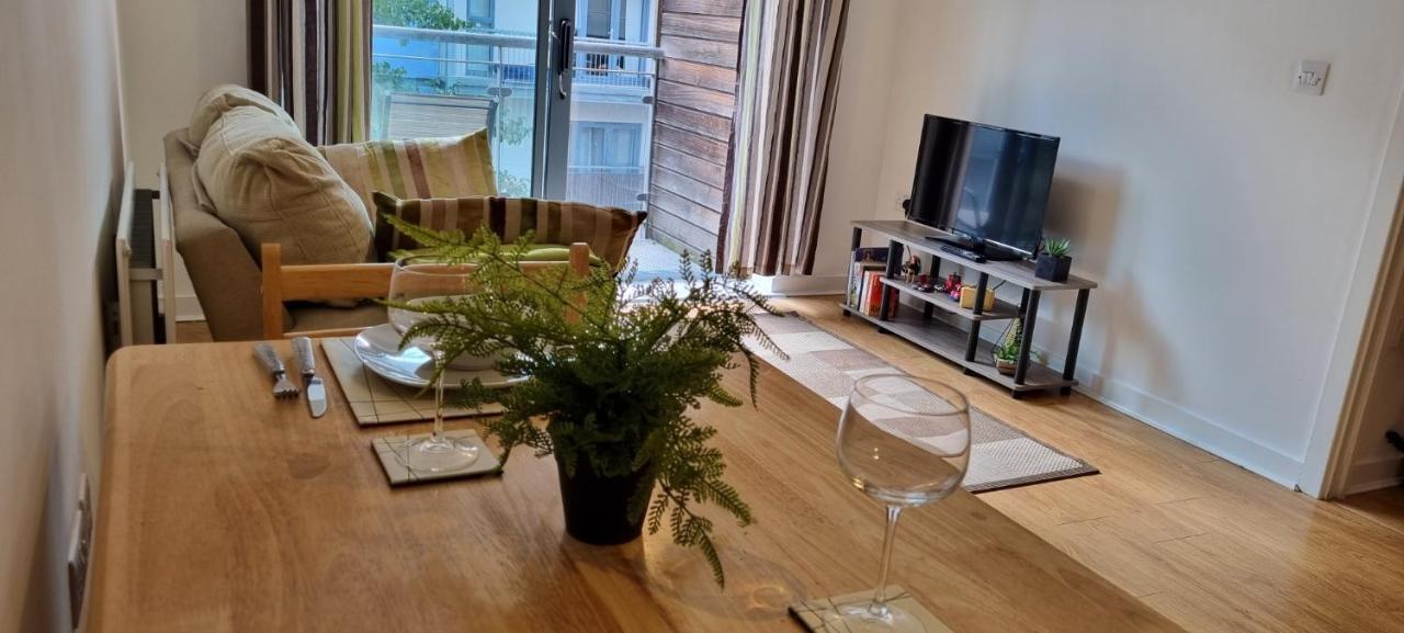 360 Serviced Accommodations - Colchester Marine Quay - 1 Double Bedroom Apartment Buitenkant foto
